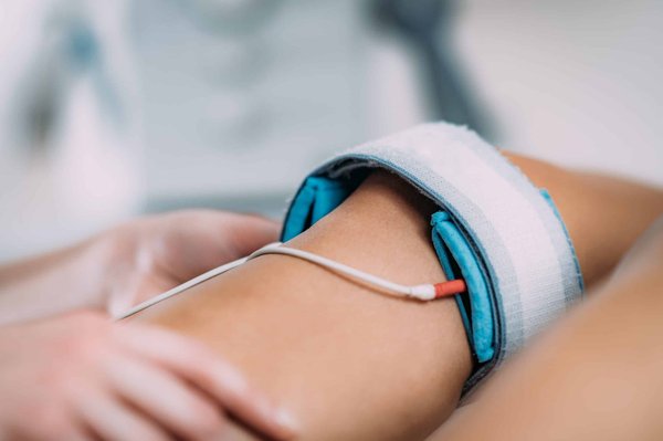 Tens genoux : c'est quoi exactement ?